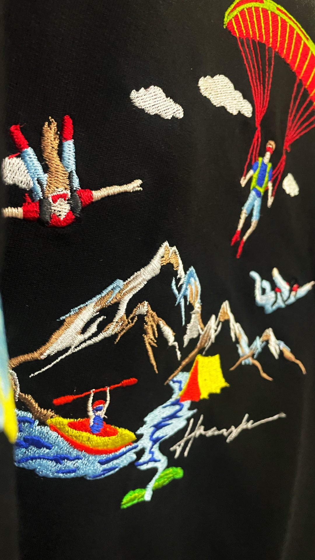 Mountaineers Embroidery T-shirt - Black