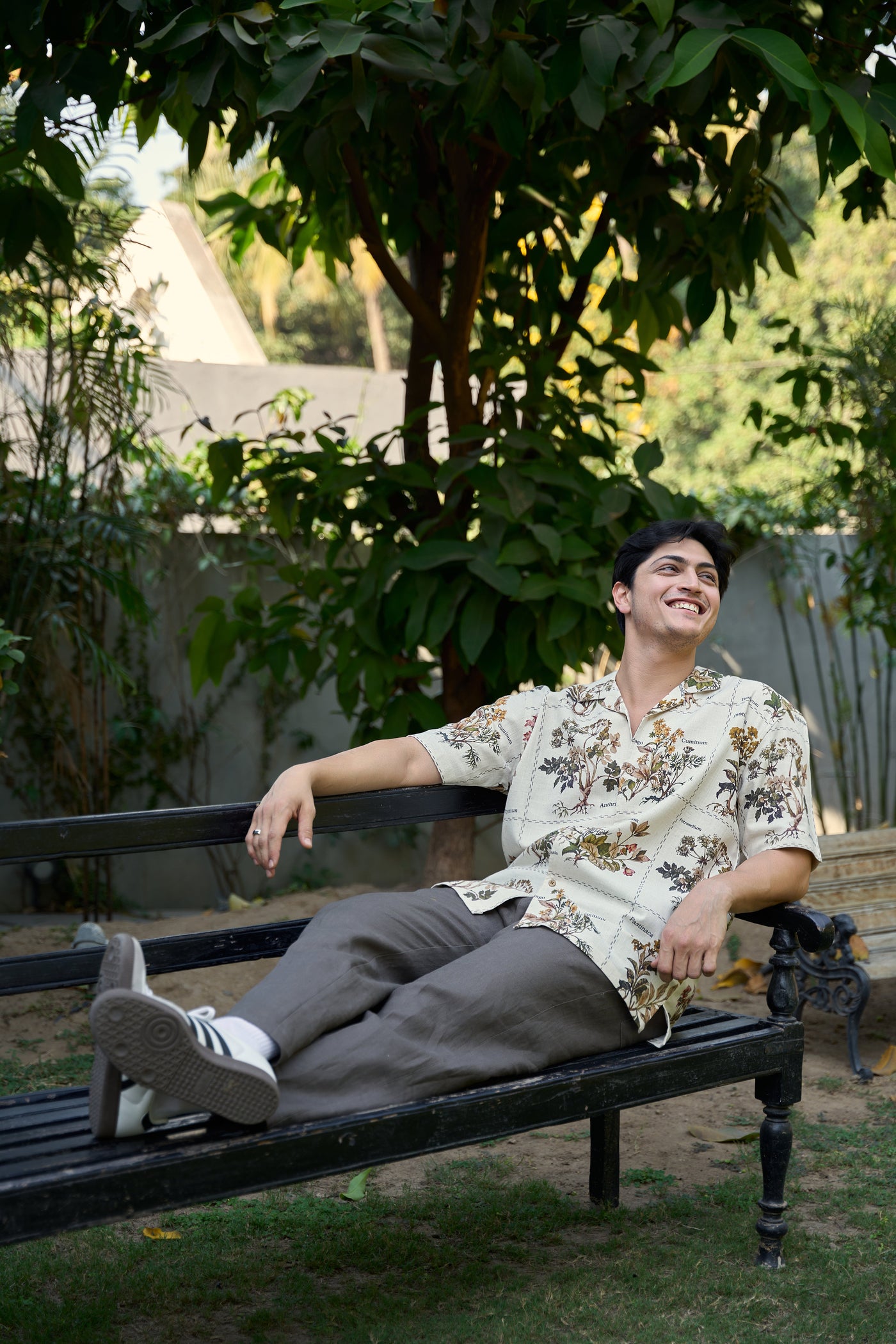 Plantis & Flores Placement Print Shirt